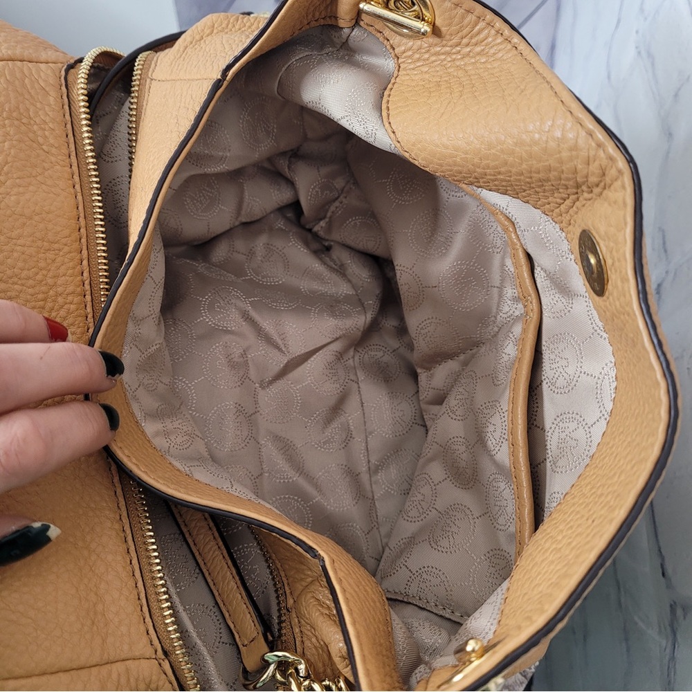 Michael Kors Tan Shoulder Bag - Picture 8 of 16